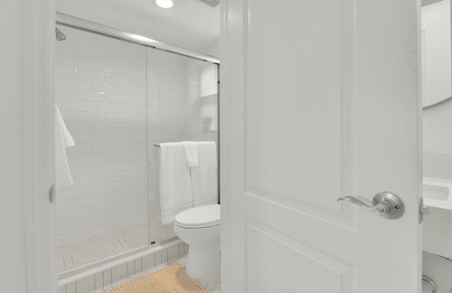 Deerfield Beach Hotel | Boutique Hotel 2 double beds with POOL, LOCATION! 1 block to BEACH/Restaurants