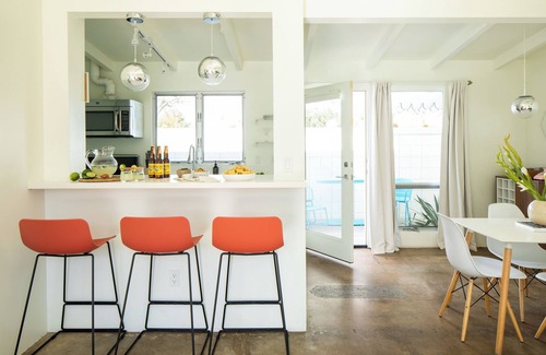 Tahquitz River Estates Hotel | Boutique Hotel w/Pool | The Wesley 1BDR Suite