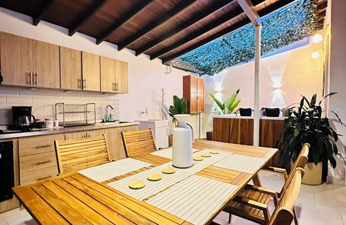 Laureles - Estadio Apartment | Boutique House La 70 - 6BR and Jacuzzi