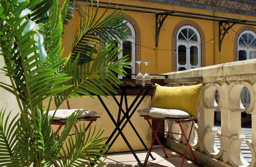 Centro / Baixa Apartment | Boutique Rentals- Art & Charm II apt w/terrace