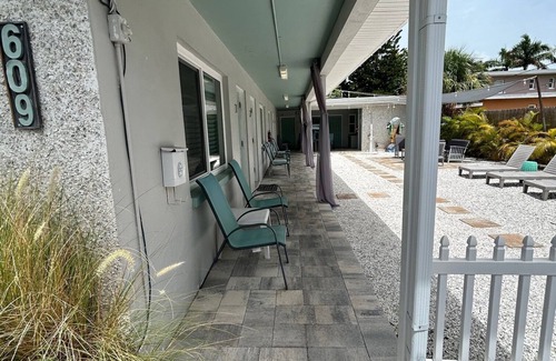 Bay Esplanade Apartment | Boutique Stay on Clw Beach 1BR Suite w/full Kit