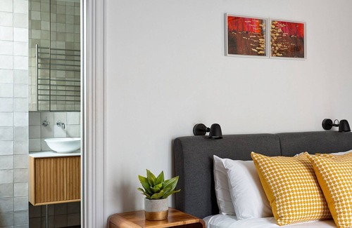 Albert Park House | BOUTIQUE STAYS - Bay Waves