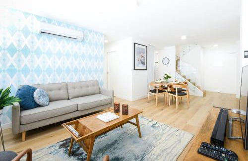 Hampton Apartment | Boutique Stays - Hampton Lookout