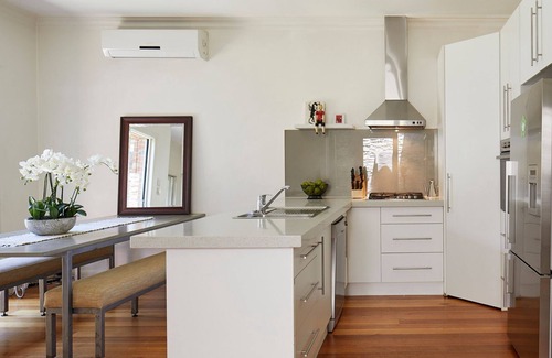 Mordialloc House | BOUTIQUE STAYS - Mordi Sands