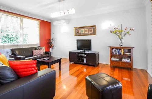 Sandringham House | BOUTIQUE STAYS - Sandy Breeze 3