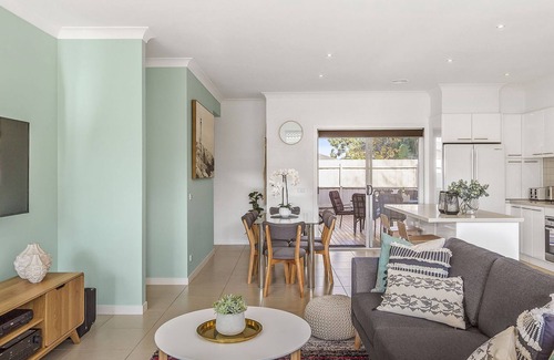Mentone House | BOUTIQUE STAYS - The Richardson