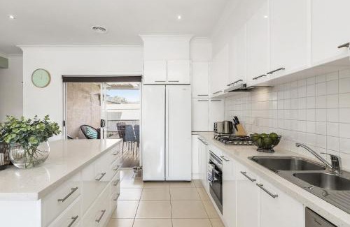 Mentone House | Boutique Stays - The Richardson