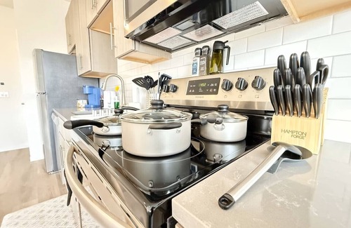Poplar Apartment | Boutique Studio with Rooftop View and Gym
