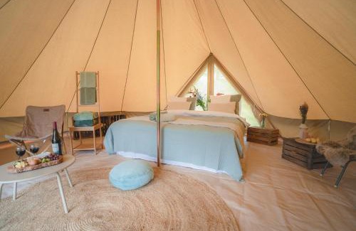 Vorden Other | Boutique tent bij Laaken op Zand unieke plek in het groen met luxe bed