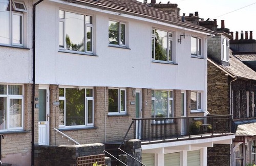 Bowness-on-Windermere Cottage | BOW PEAK, family friendly in Bowness-On-Windermere