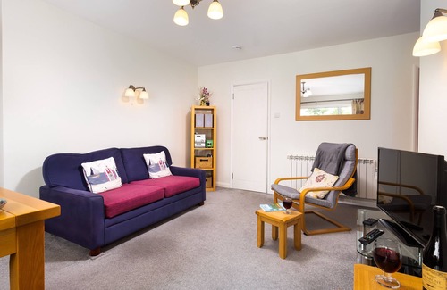 Bowness-on-Windermere Cottage | BOW PEAK, family friendly in Bowness-On-Windermere