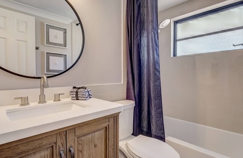 Englewood House | Bow-Tie Suite