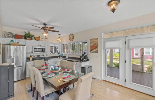 Ottawa House | Bow Wow on the River | 1 Bed, 1.5 Bath