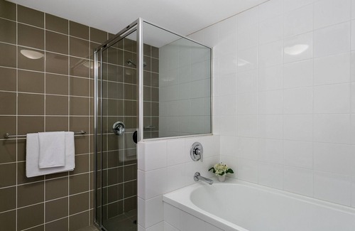 Pyrmont Apartment | BOW66 - 3 bedroom unit Bowman Street, Pyrmont