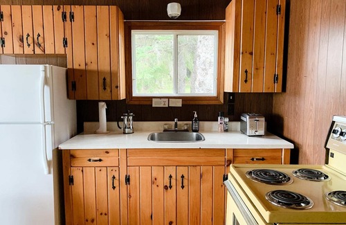 Sioux Narrows Nestor Falls Cabin | Bowerbird Beach Camp Cabin #1