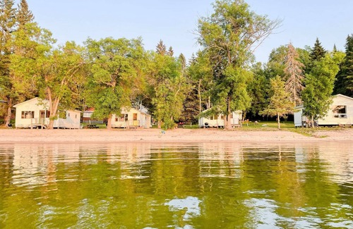 Sioux Narrows Nestor Falls Cabin | Bowerbird Beach Camp Cabin #4