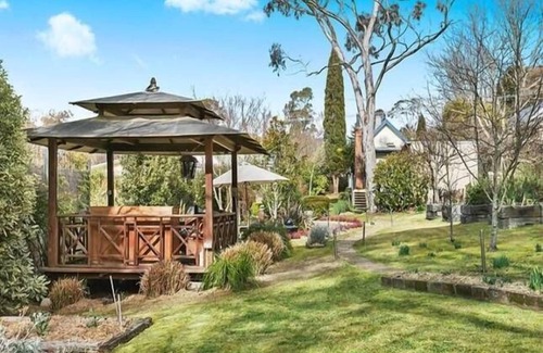 Katoomba House | Bower Flower Great Gardens