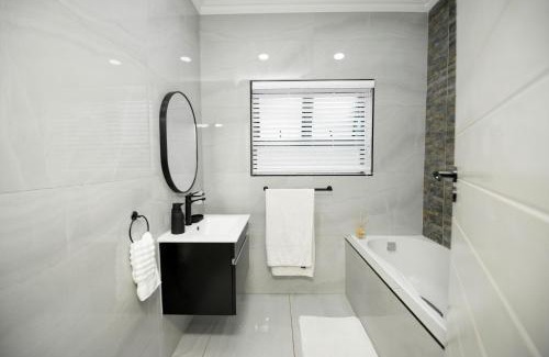 Glenwood House | Bowes House