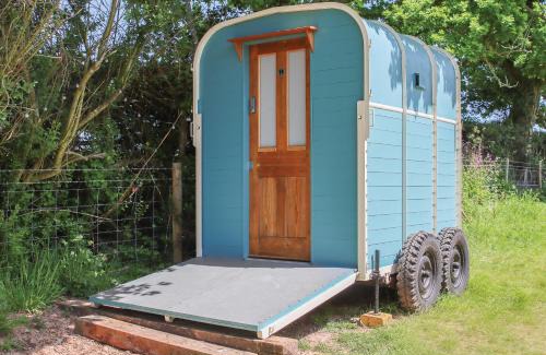 Ottery St Mary Other | Bowhayes Farm - Camping & Glamping - Shepherd's Hut 'Pippin'