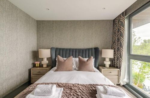 Lechlade House | Bowmore Lake House in Lakes By Yoo in Heart of The Cotswolds