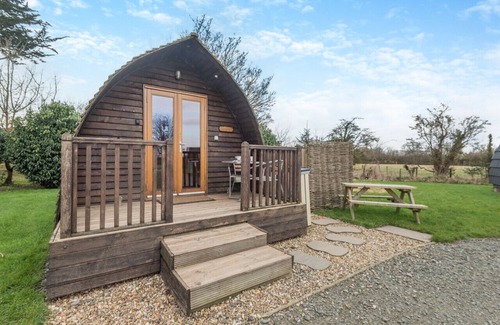 Wigton House | Bowness Hideaway - One Bedroom House, Sleeps 2
