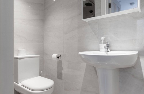Bryanston and Dorset Square Apartment | Box Budget twin Studio Baker St Central London G8