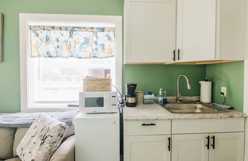 Boyne Falls Apartment | Boyne Mtn Cozy 1BR + Sleeping Cubby