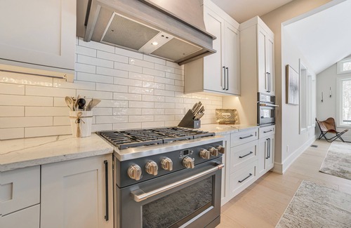 Boyne Falls House | Boyne Mtn Retreat w/Hot Tub + Shuttle to Resort!