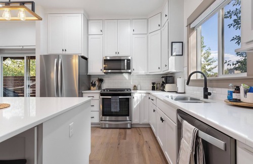 Four Corners House | Bozeman/4Corners HomeBase River Access & Fire Pit Close to Skiing and Hiking