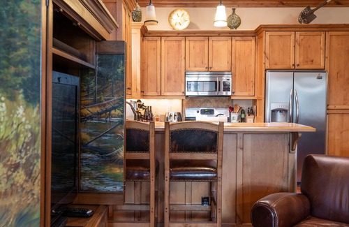 Bozeman House | Bozeman Bungalow -Convenient and Well Appointed Monthly Rental, 30+ nights