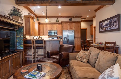 Bozeman House | Bozeman Bungalow -Convenient and Well Appointed Monthly Rental, 30+ nights