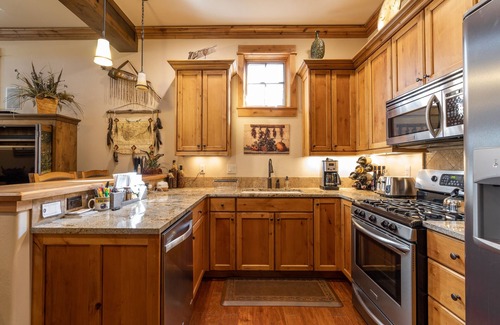 Bozeman House | Bozeman Bungalow -Convenient and Well Appointed Monthly Rental, 30+ nights