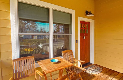 Brevard House | Bracken Bungalow - Cozy retreat a short stroll from downtown Brevard