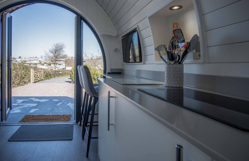 Tenby Apartment | Bracken Burrows - 1 Bedroom Pod - New Hedges