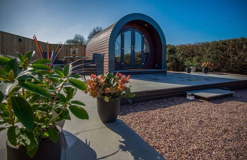 Tenby Apartment | Bracken Burrows - 1 Bedroom Pod - New Hedges