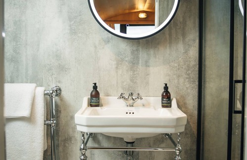 Achachork Hotel | Bracken Hide Hotel