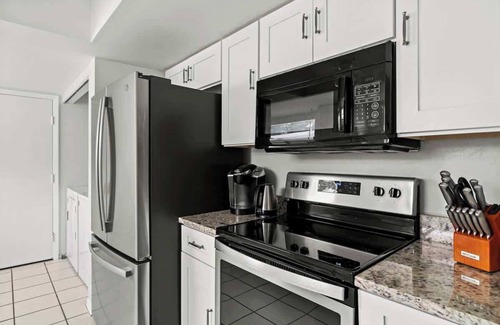 Trailer Estates House | Bradenton 4BR/2BA Home w/Pool & Mini Putt Putt