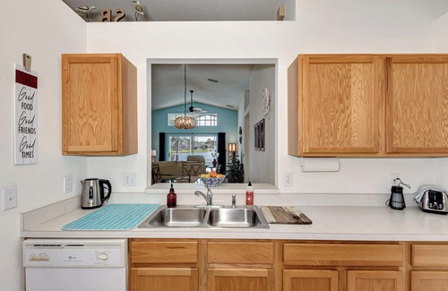 Sabal Harbour House | Bradenton’s SUNshine Bellis - private POOL with a VIEW!nnnnn
