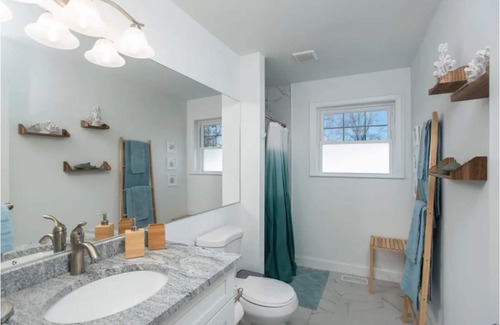 Neptune City House | Bradley Beach 5-BR Pool/Jacuzzi 1mile from Beach
