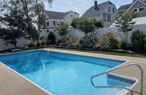 Bradley Beach House | Bradley Beach Escape: 4BR, 2BA Pool, lake view, & 1.5 blks to beach!