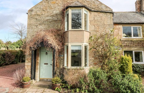 Coldstream House | BRAESIDE, pet friendly, with a garden in Coldstream