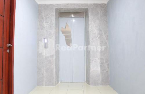 Jakarta Hotel | Brahma Hotel Mitra RedDoorz