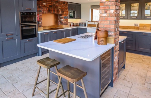 Spilsby House | BRAMBLEBERRY BARN, pet friendly, luxury holiday cottage in Spilsby