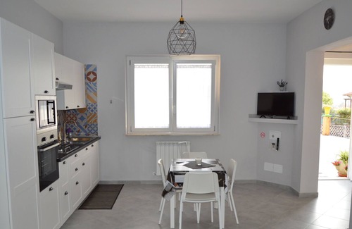 Santo Stefano di Magra Apartment | Brand new studio of 40m / q, equipped with all comforts, exclusive parking.