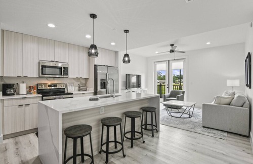 Gulfport Condo | Brand New 1 Bedroom Condo-Luxurious Waterfront Pool-Sleeps 4
