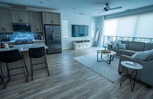 Clovis House | Brand new 2 bed/2 bath townhome in gated community