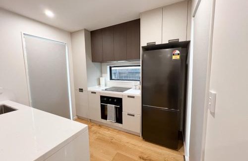 Phillipstown House | Brand New 2 Bed Near CBD With Parking