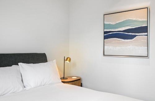 Northcote Apartment | Brand-New 2-Bed with Rooftop Access