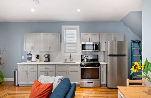 Pelham Bay House | Brand new 2 bedroom apartment in the schuylerville section on the Bronx