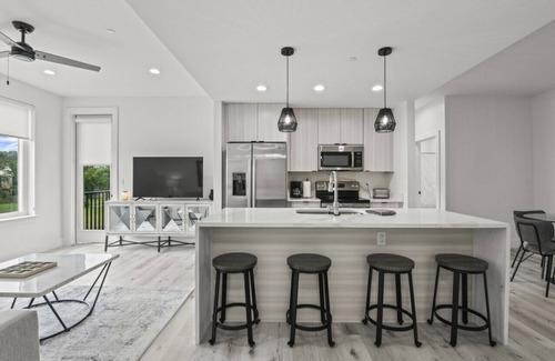 Gulfport Condo | Brand New 2 Bedroom Condo-Luxurious Waterfront Pool-Sleeps 4